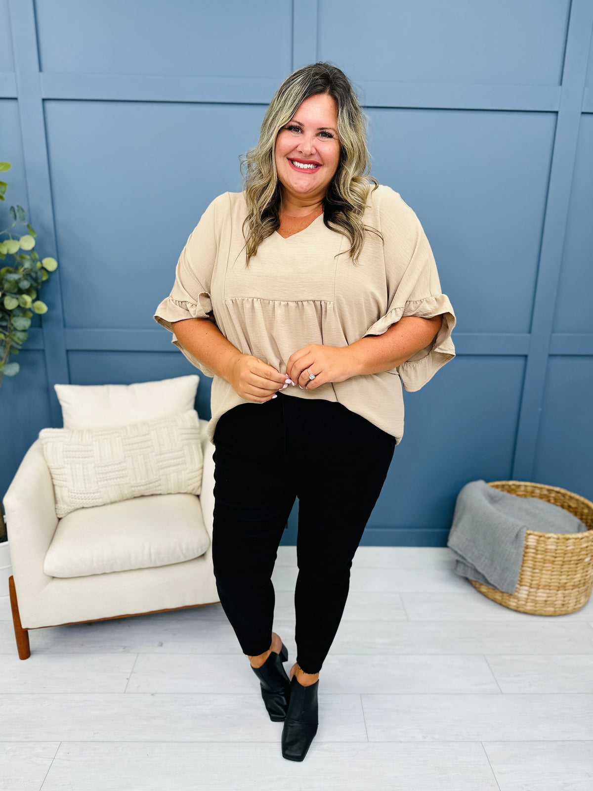 The Trifecta 3.0 Tummy Control And Butt Lifting Skinny Jeans in Black in REG/CURVY