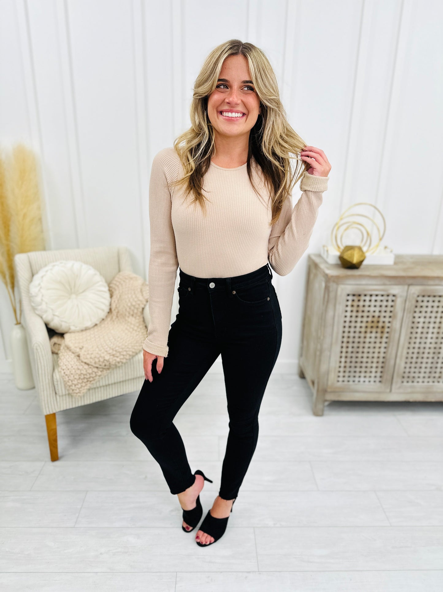The Trifecta 3.0 Tummy Control And Butt Lifting Skinny Jeans in Black in REG/CURVY