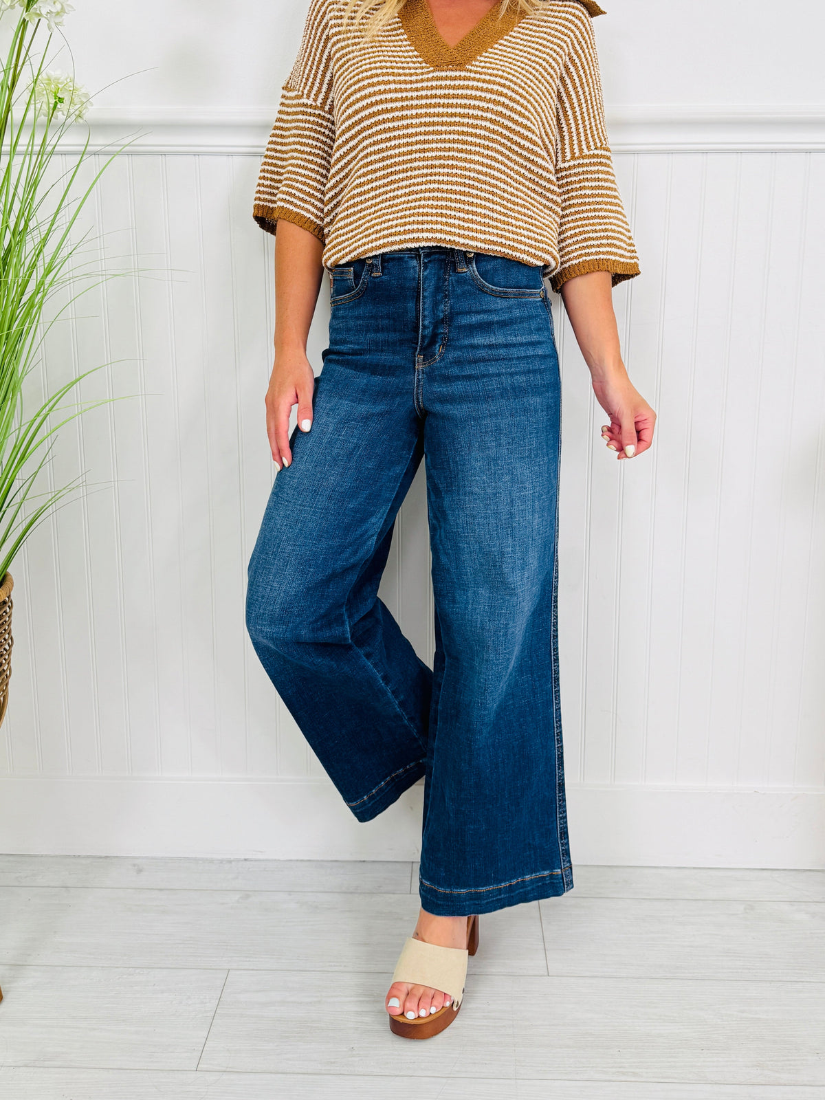 Set The Standard Tummy Control Ankle Wide Jeans