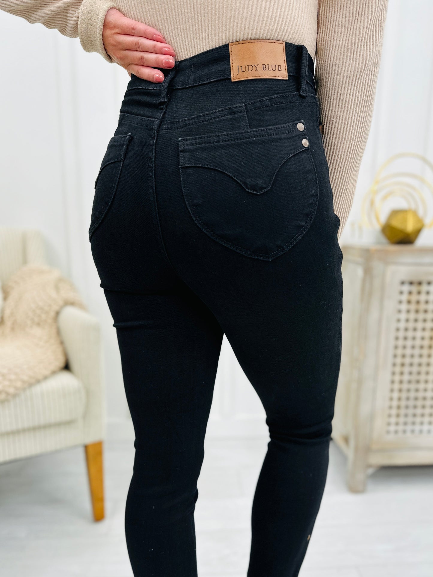 The Trifecta 3.0 Tummy Control And Butt Lifting Skinny Jeans in Black in REG/CURVY