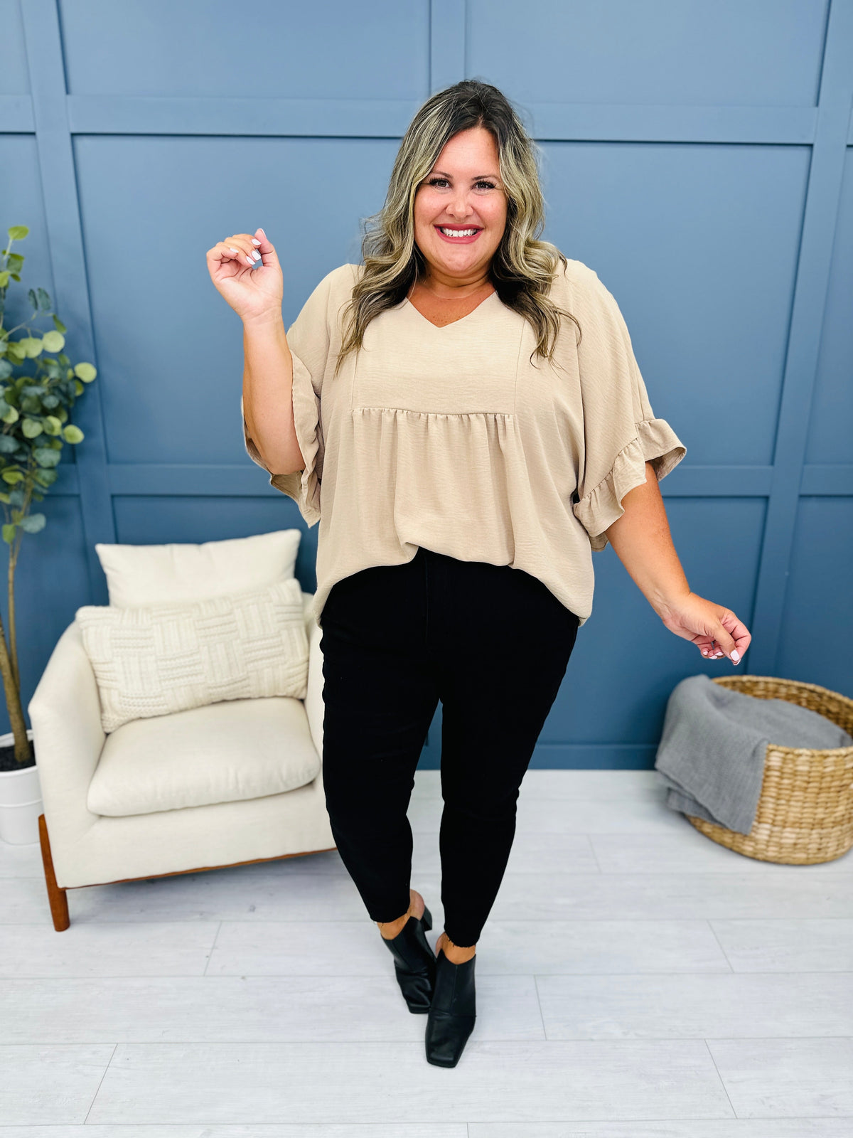 The Trifecta 3.0 Tummy Control And Butt Lifting Skinny Jeans in Black in REG/CURVY